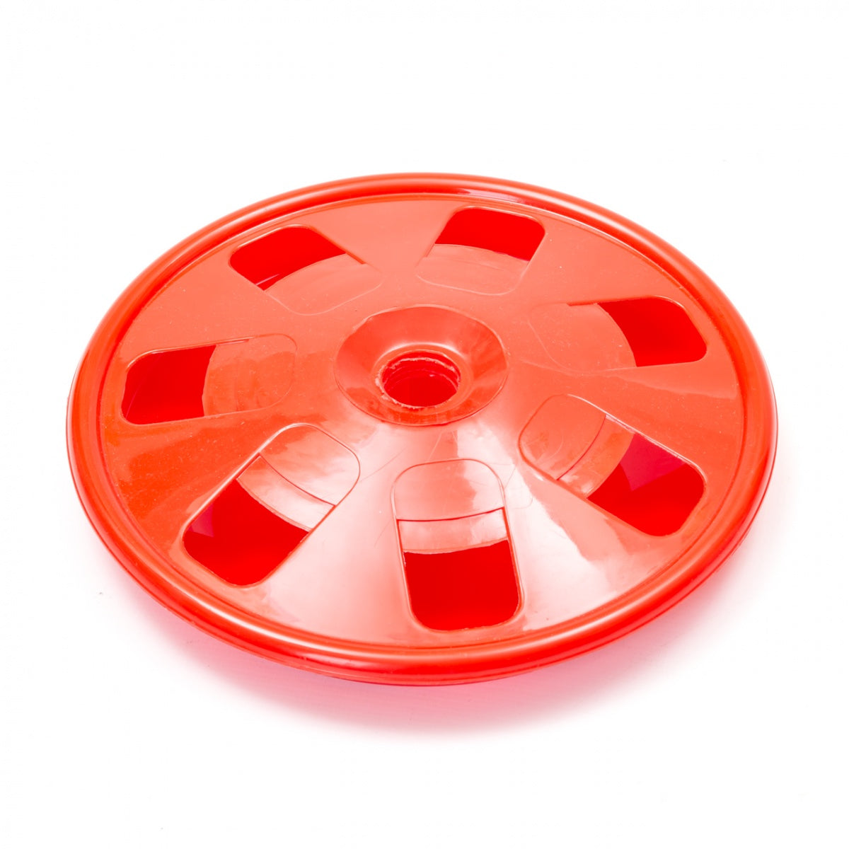 Adăpătoare rotundă cu găuri pentru păsări – practică și economică