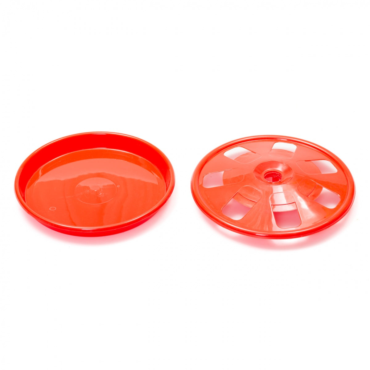 Adăpătoare rotundă cu găuri pentru păsări – practică și economică