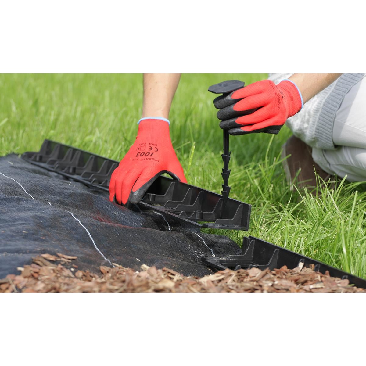 Bordura pentru gazon, plastic, 28 cuie tip harpon, 8 m