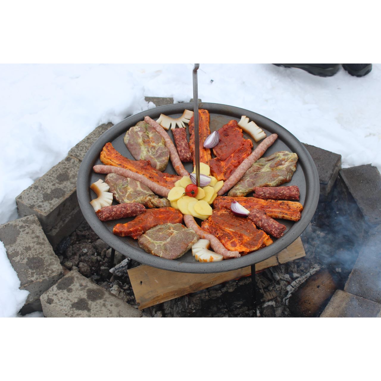 Disc pentru gratar, fonta, tip grill, cu picioare si agatator, 50 cm, Barbeque