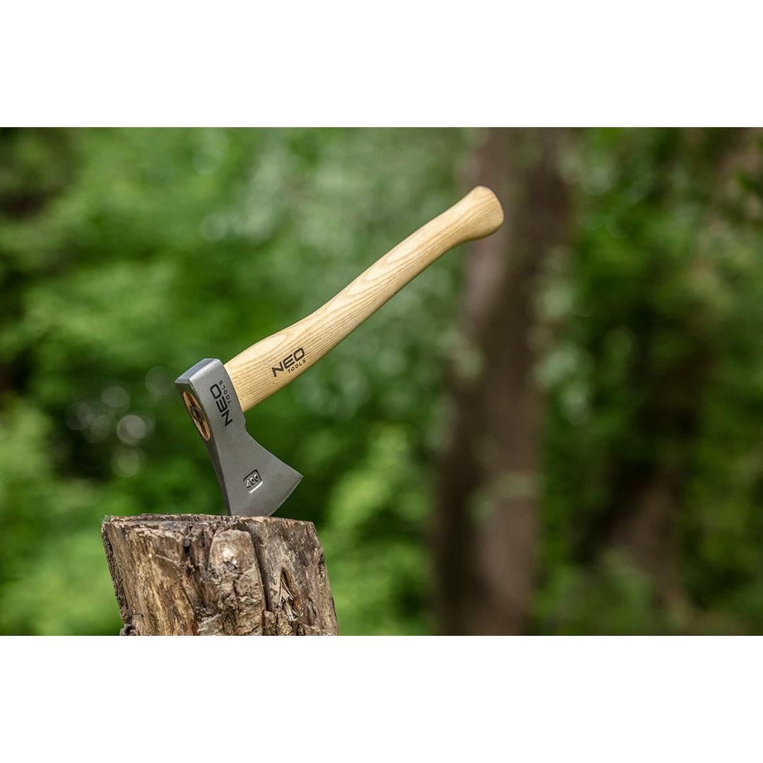 Topor, coada lemn, cu teaca din piele, model Survival, 400 g, NEO